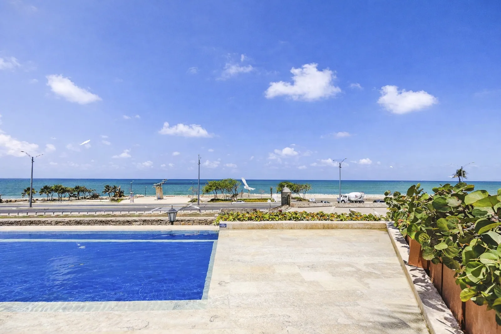 Shared infinity pool overlooking the Caribbean Sea, Cartagena Old Town