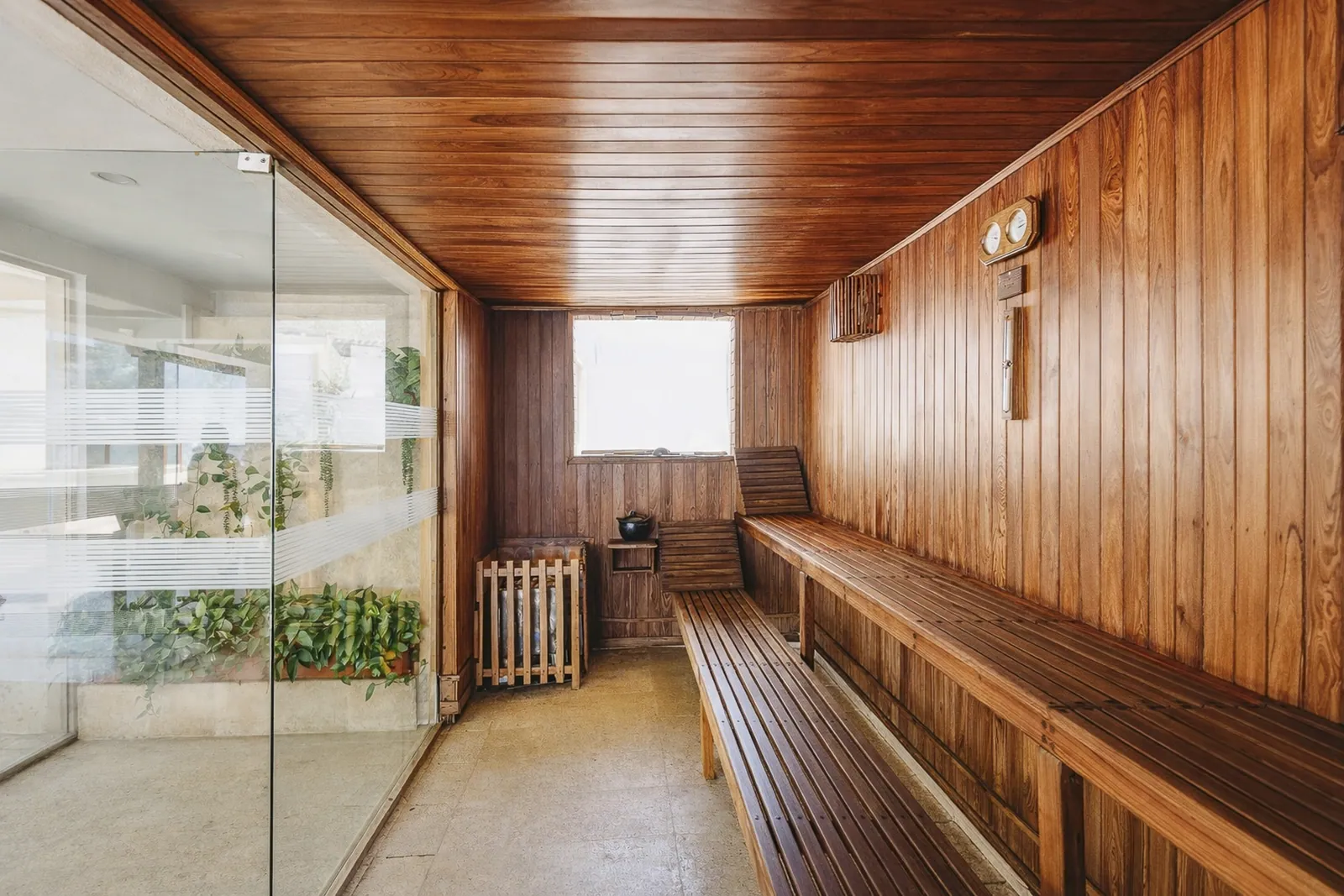 Wooden sauna at Casa del Boquetillo