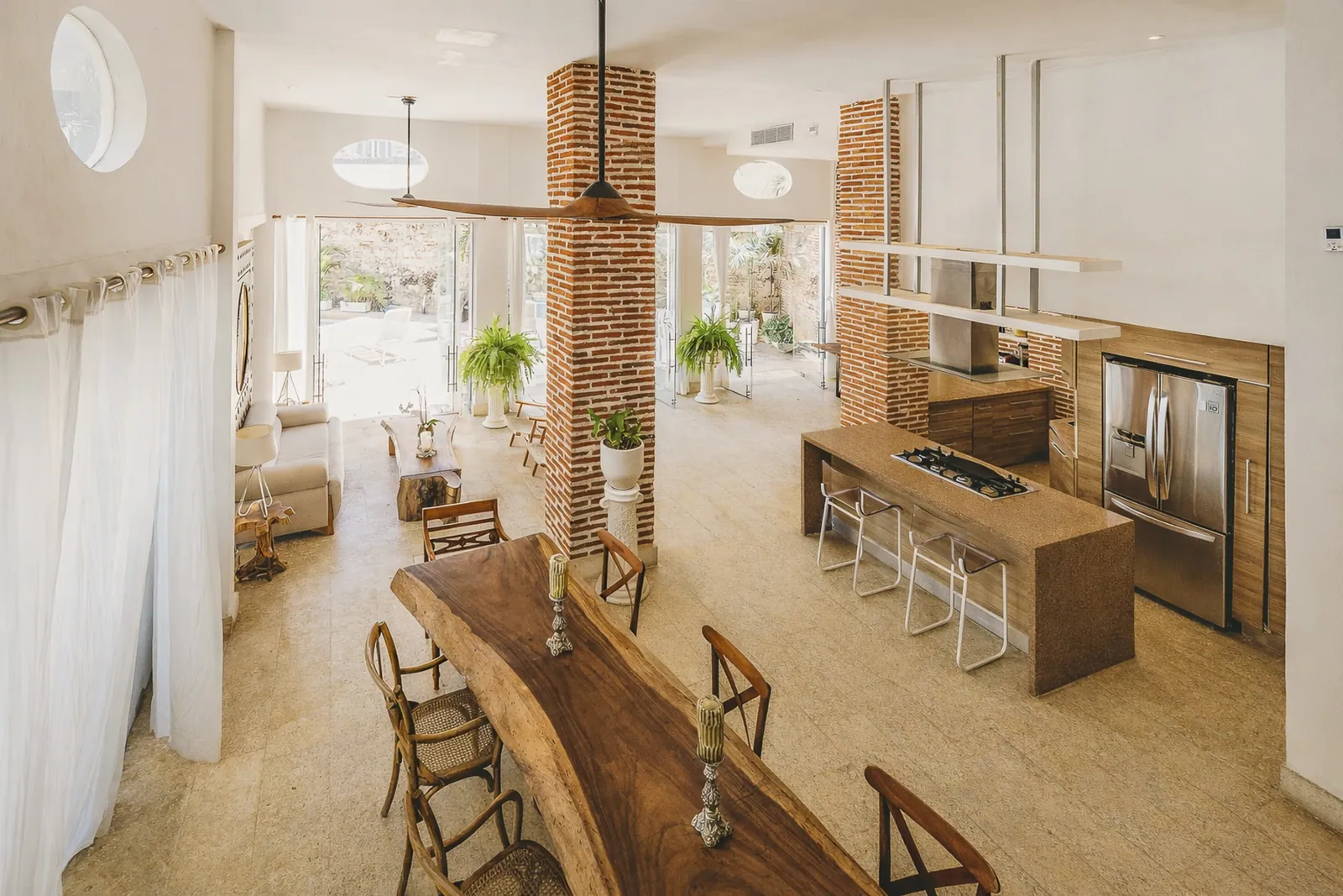 Open kitchen and living area of the 342 m² apartment
